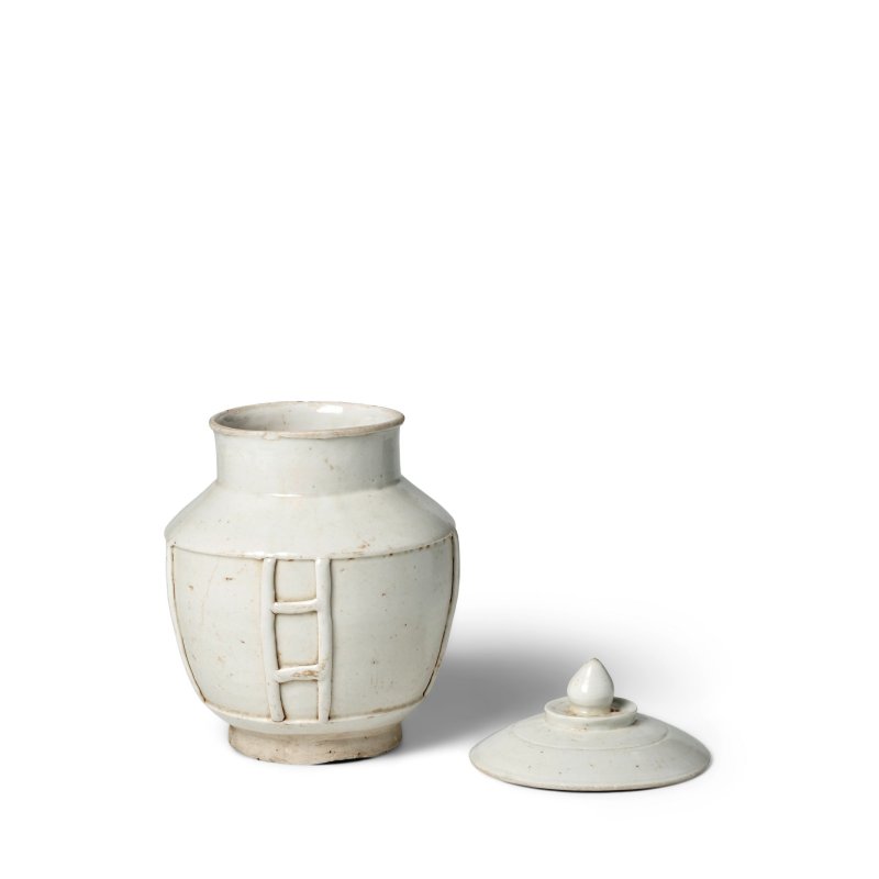 北宋 定窯系蓋罐 | A DING-TYPE WHITE-GLAZED JAR AND COVER - 图3