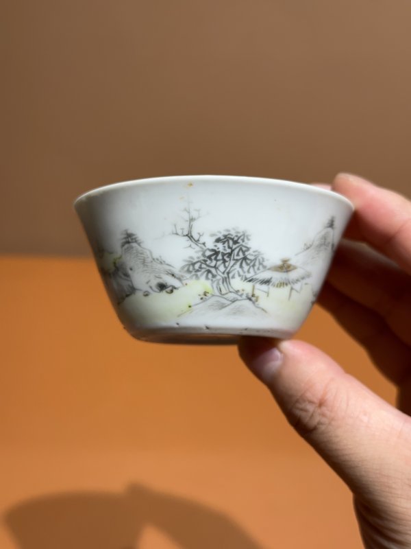 清雍正 墨彩山水纹马蹄杯 - 图2