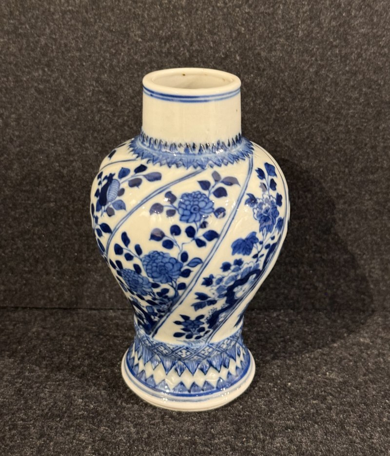 清康熙 青花花卉紋圖小瓶 - 图4