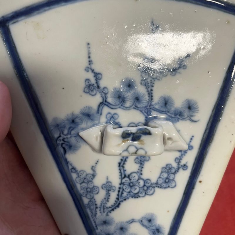 清道光 青花岁寒三友扇形盖盒 - 图17