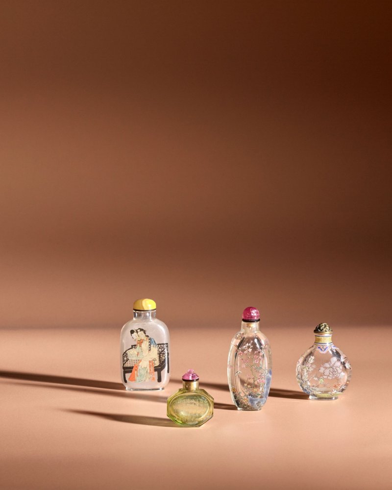 壬寅 (1902年) 馬少宣 水晶內畫「二喬共讀」圖鼻煙壺一件 | A FINE INSIDE PAINTED CRYSTAL 'QIAO SISTERS' SNUFF BOTTLE - 图5