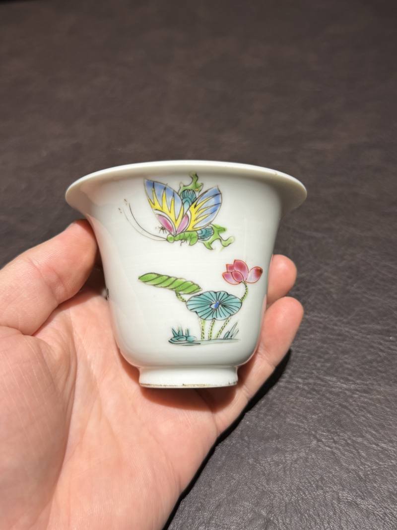 清雍正 粉彩荷塘纹铃铛杯 - 图4