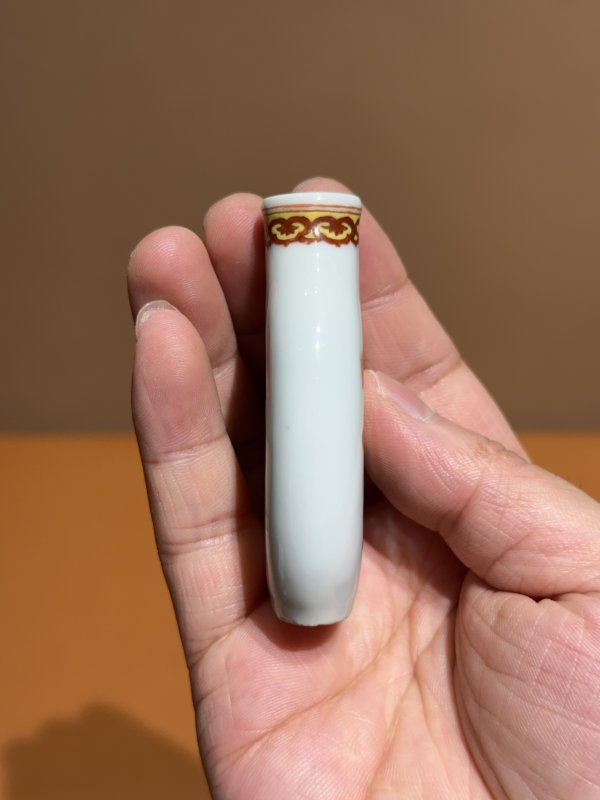清光绪 粉彩双狮纹皮囊形鼻烟壶 - 图8