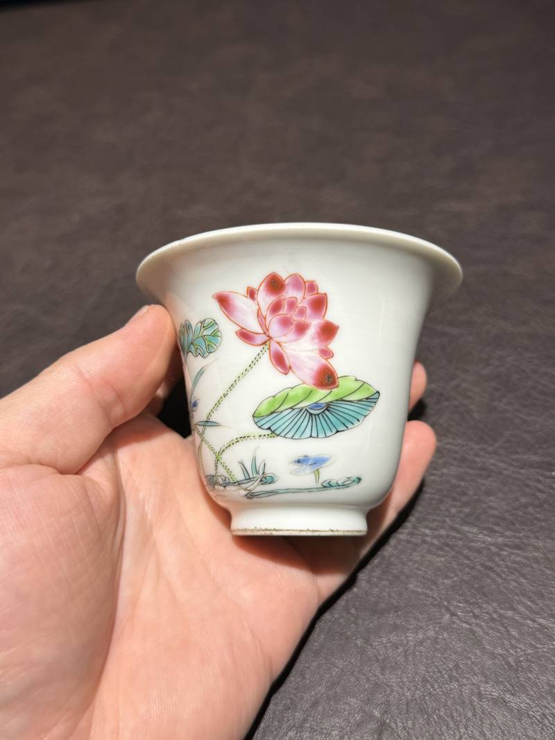 清雍正 粉彩荷塘纹铃铛杯 - 图5