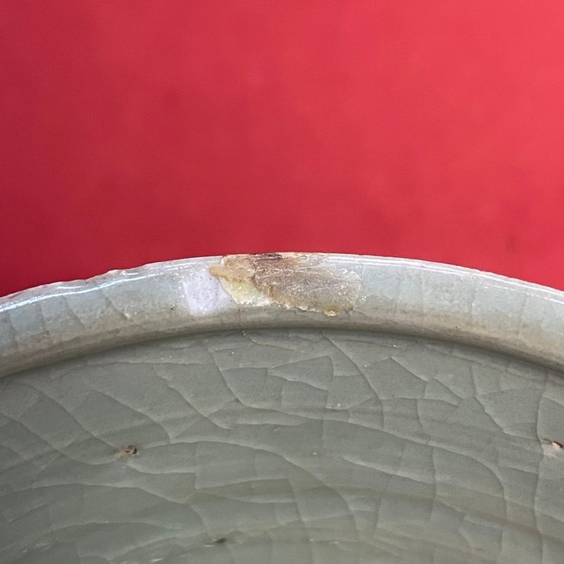 明 龙泉窑暗刻海水纹三足鬲式炉 - 图9