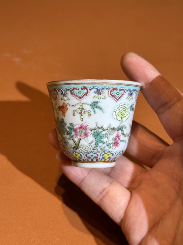 清光绪 粉彩艾叶灵符纹杯 - 图3