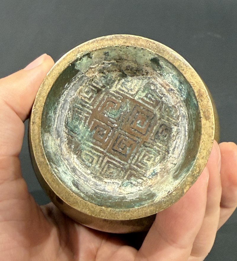 銅質蓮瓣紋淨瓶 - 图5