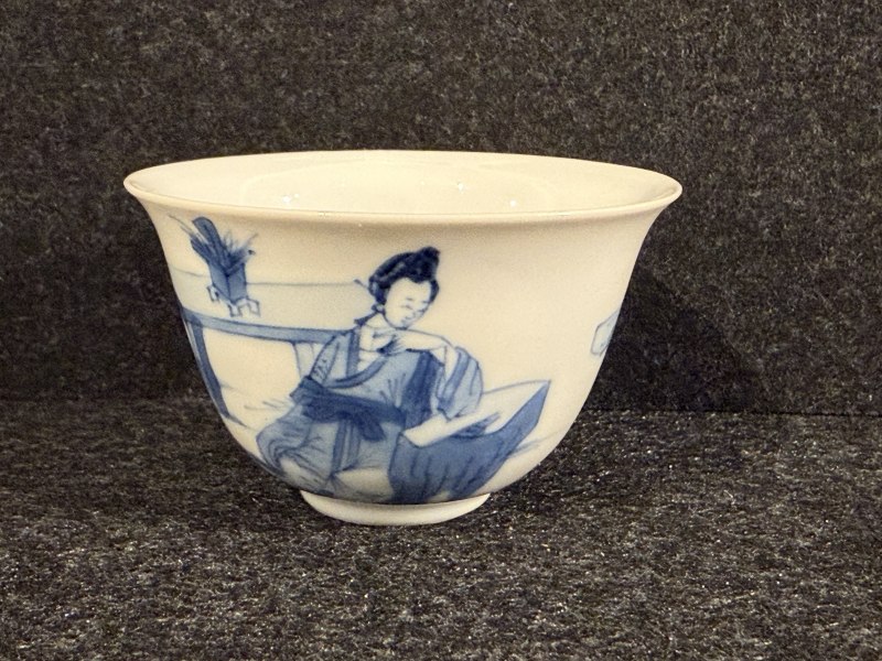 清康熙 青花仕女圖小杯 - 图2