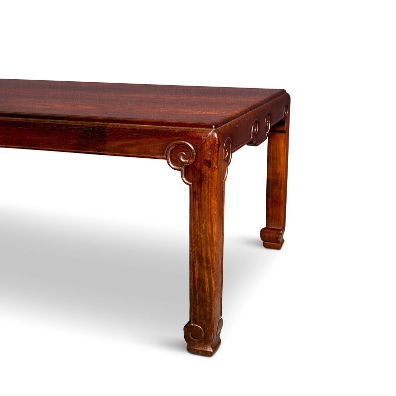 十八世紀 極珍罕紫檀如意雲紋炕桌 | A VERY RARE AND FINE ZITAN LOW TABLE, KANGZHUO - 图3