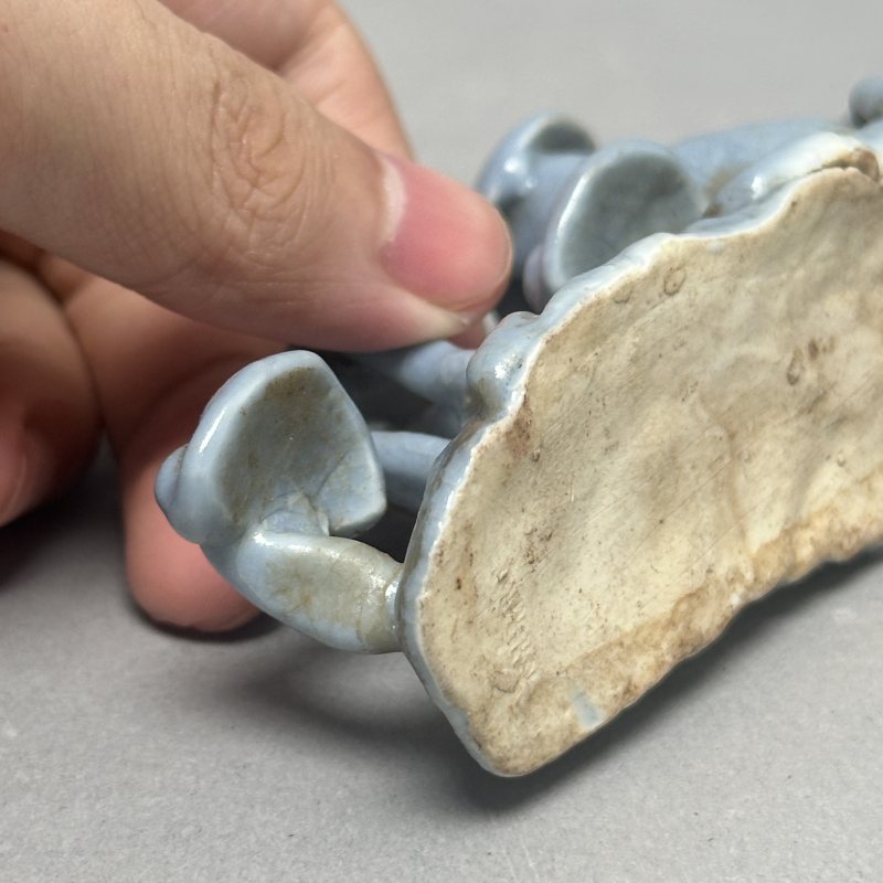 清晚期 天蓝釉灵芝型笔架 - 图6