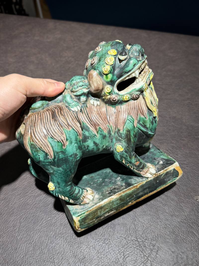 清康熙 素三彩太狮少狮瓷塑 - 图11