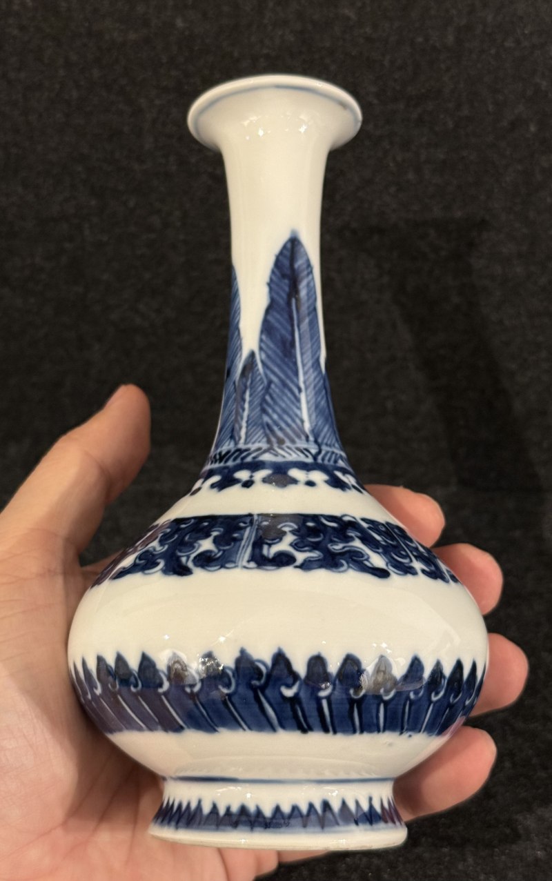 清十八世紀 青花芭蕉饕餮紋長頸瓶 - 图4