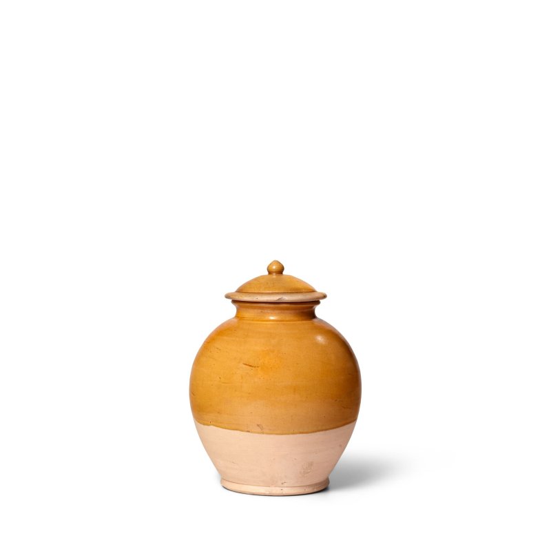 唐 黃釉陶蓋罐 | A YELLOW-GLAZED POTTERY JAR AND COVER