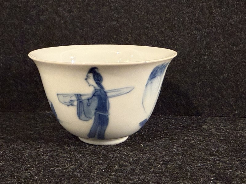 清康熙 青花仕女圖小杯 - 图3