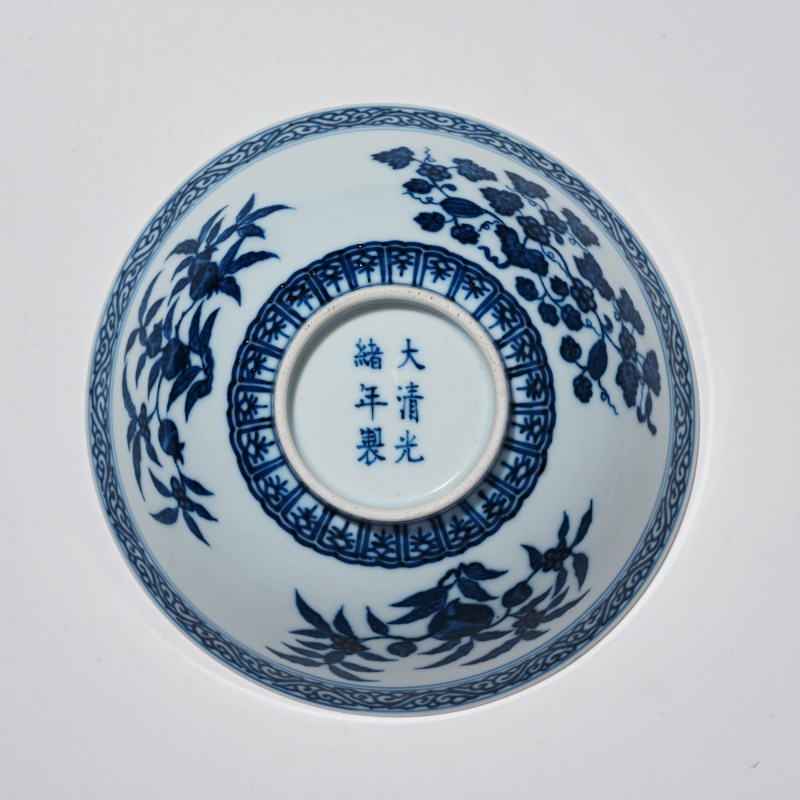 清光绪 青花折枝三多纹碗 - 图7