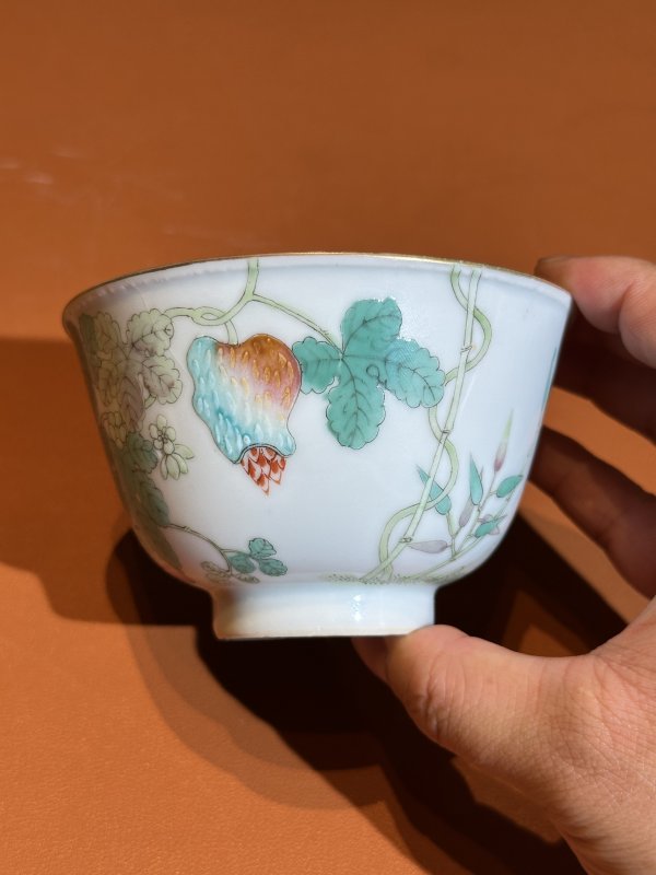 清光绪 粉彩过枝癞瓜纹茶圆 - 图3