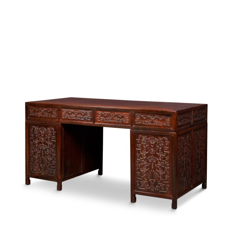 清 十八/十九世紀 紫檀雕福慶有餘紋字台 | A FINE AND ELEGANT ZITAN CABINET DESK - 图3