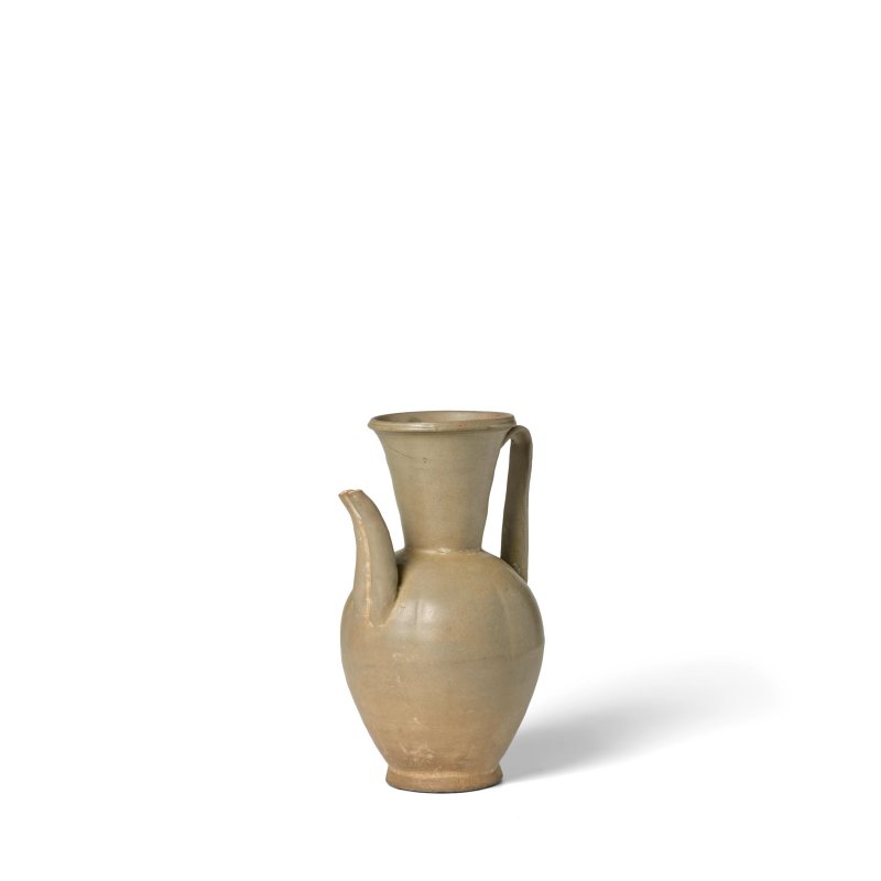 五代 或爲衡州窯 青瓷雙流執壺 | A CELADON DOUBLE-SPOUT EWER - 图4