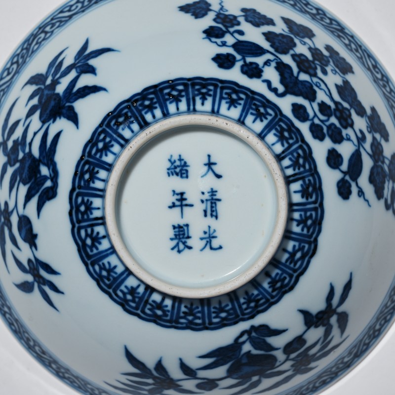 清光绪 青花折枝三多纹碗 - 图8