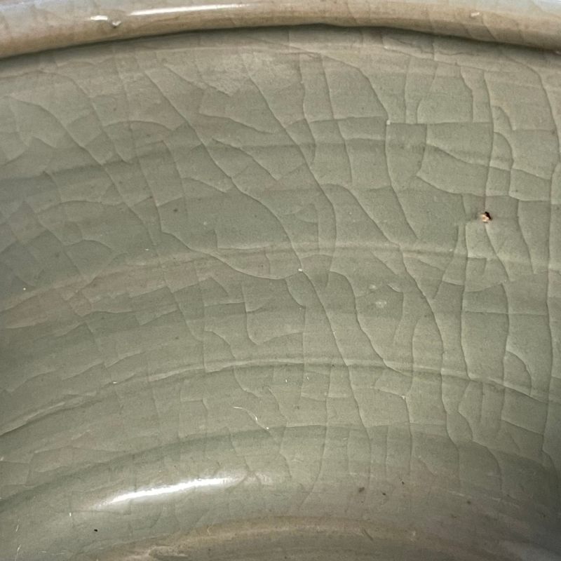 明 龙泉窑暗刻海水纹三足鬲式炉 - 图13