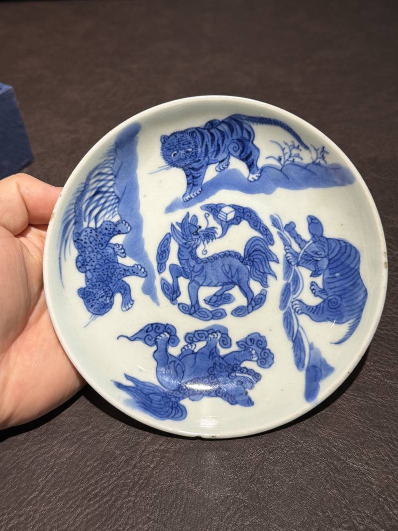 清顺治 青花瑞兽纹盘一对 - 图14