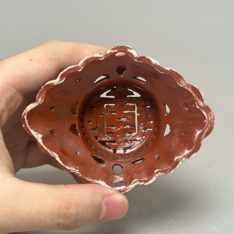 清晚期 珊瑚红釉香囊 - 图5