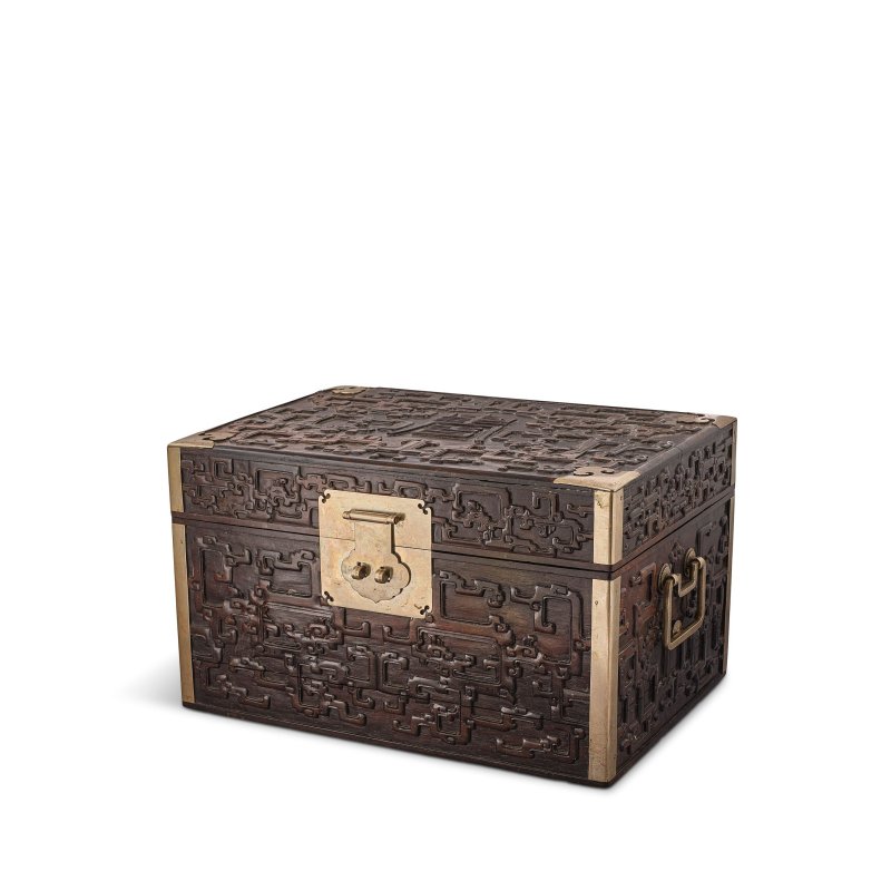 十八世紀 紫檀壽字螭龍紋長方箱 | A ZITAN RECTANGULAR 'LONGEVITY' CHEST - 图7