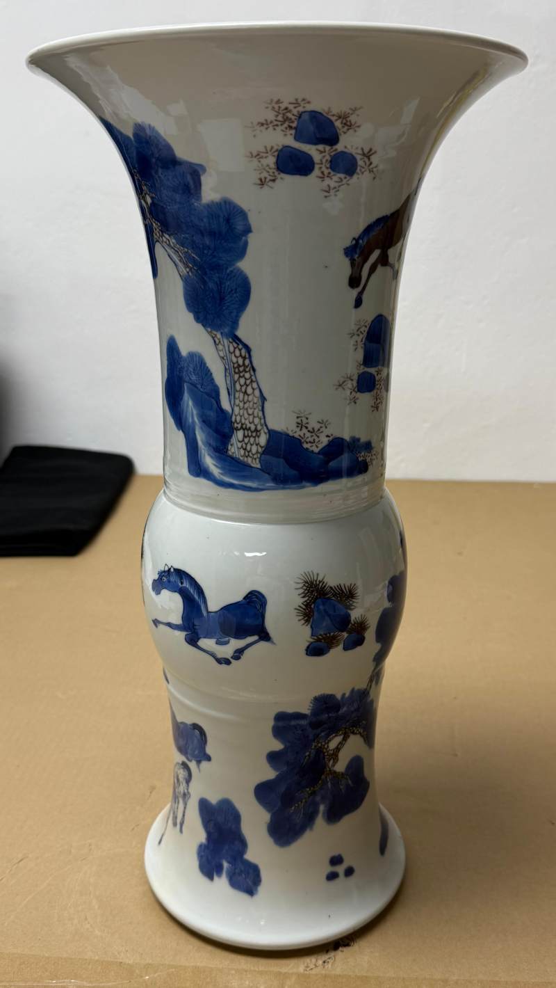 清康熙 青花釉裏紅八駿圖花觚 - 图4