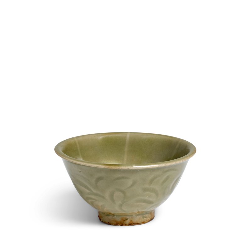 北宋 耀州刻花小碗 | A SMALL CARVED YAOZHOU CELADON BOWL - 图2