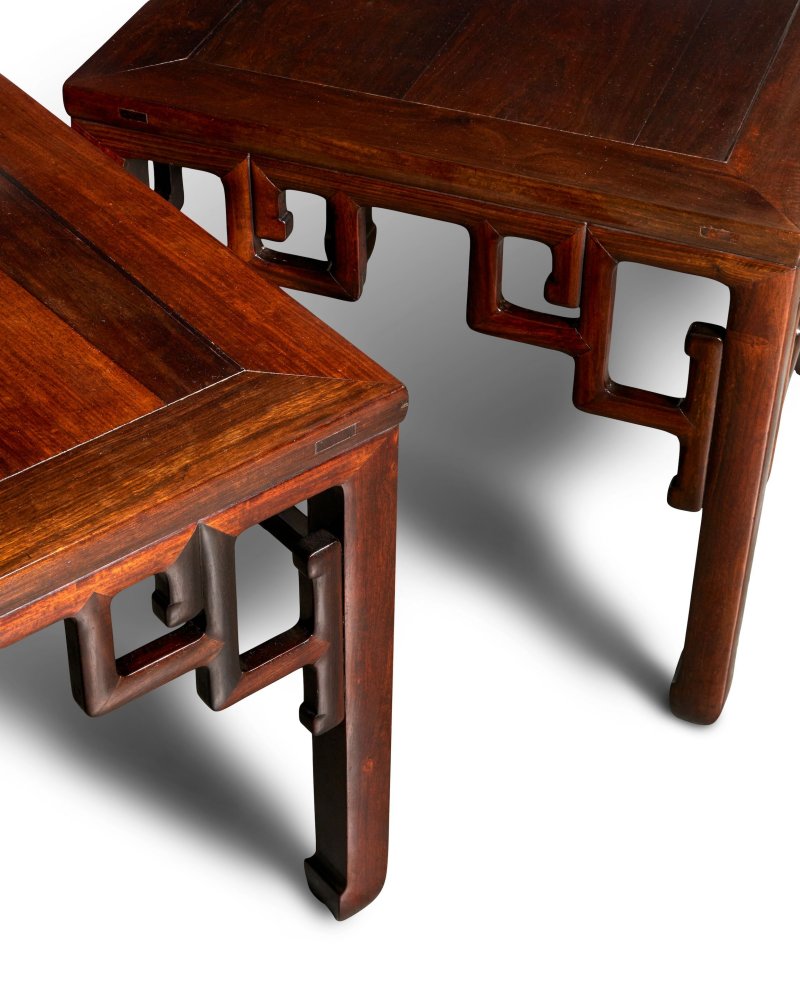 清乾隆/嘉慶 紫檀馬蹄足攢角牙方凳成對 | AN ELEGANT PAIR OF ZITAN RECTANGULAR STOOLS - 图5