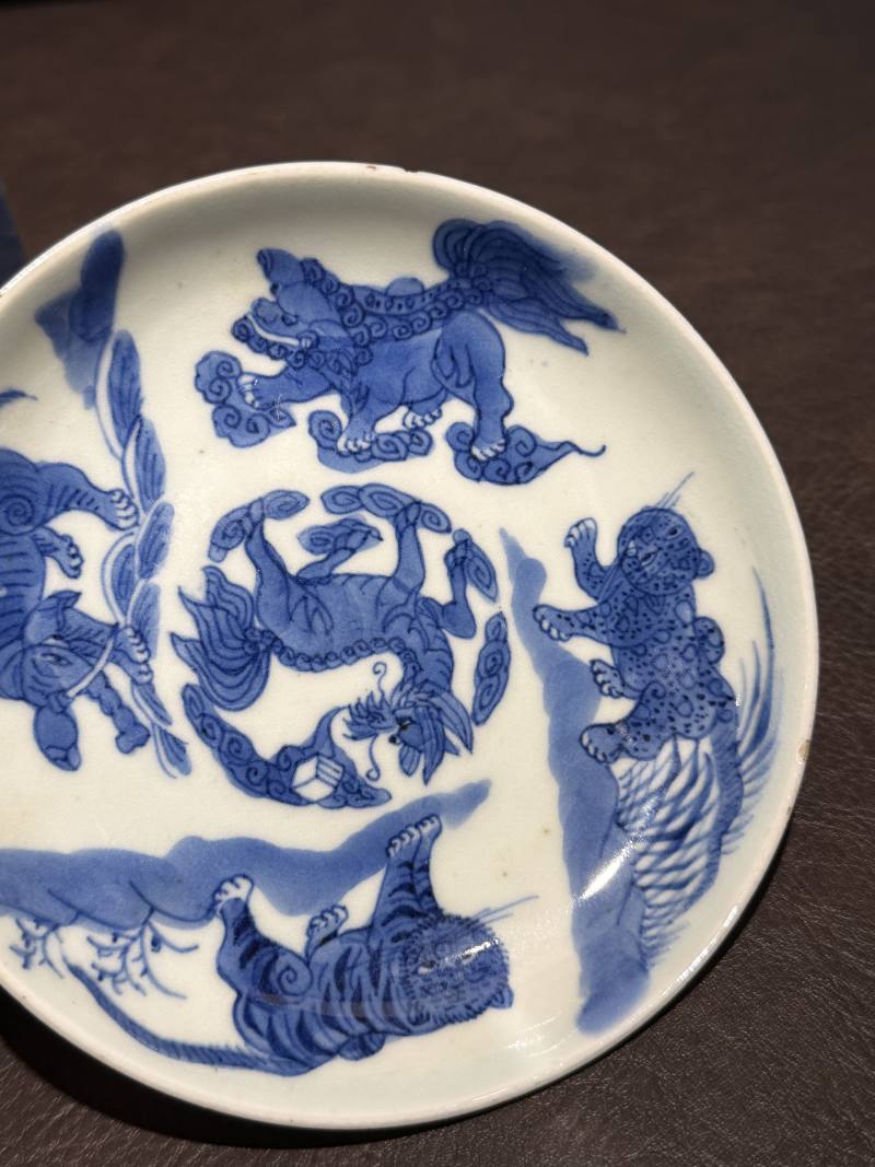 清顺治 青花瑞兽纹盘一对 - 图17