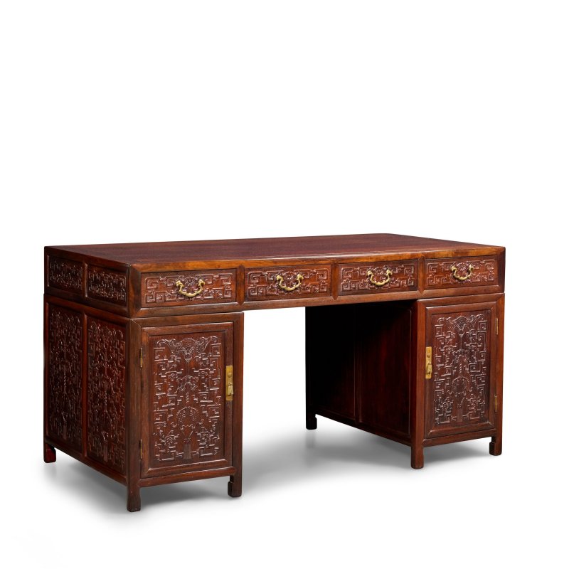 清 十八/十九世紀 紫檀雕福慶有餘紋字台 | A FINE AND ELEGANT ZITAN CABINET DESK - 图6