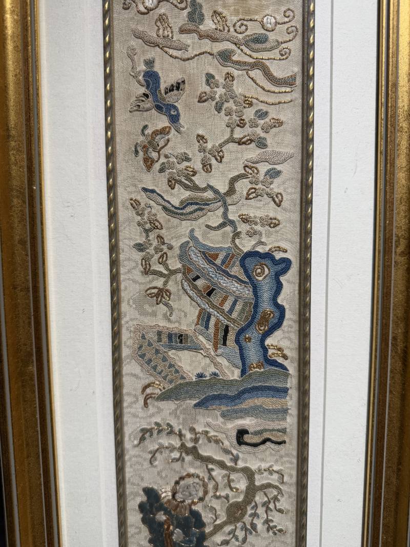 清 庭院花鸟人物故事图刺绣（老装裱）（一组2件） - 图2