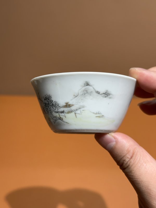 清雍正 墨彩山水纹马蹄杯 - 图3
