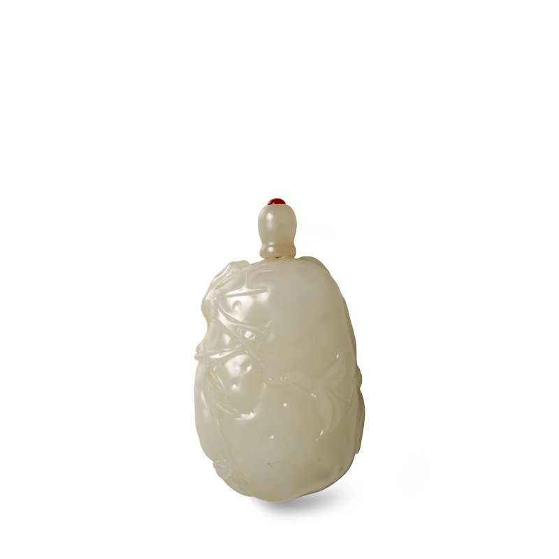 1820-1880 白玉雕「瓜瓞綿綿」鼻煙壺一件 | A CARVED WHITE JADE 'GOURD AND BUTTERFLY' SNUFF BOTTLE - 图4