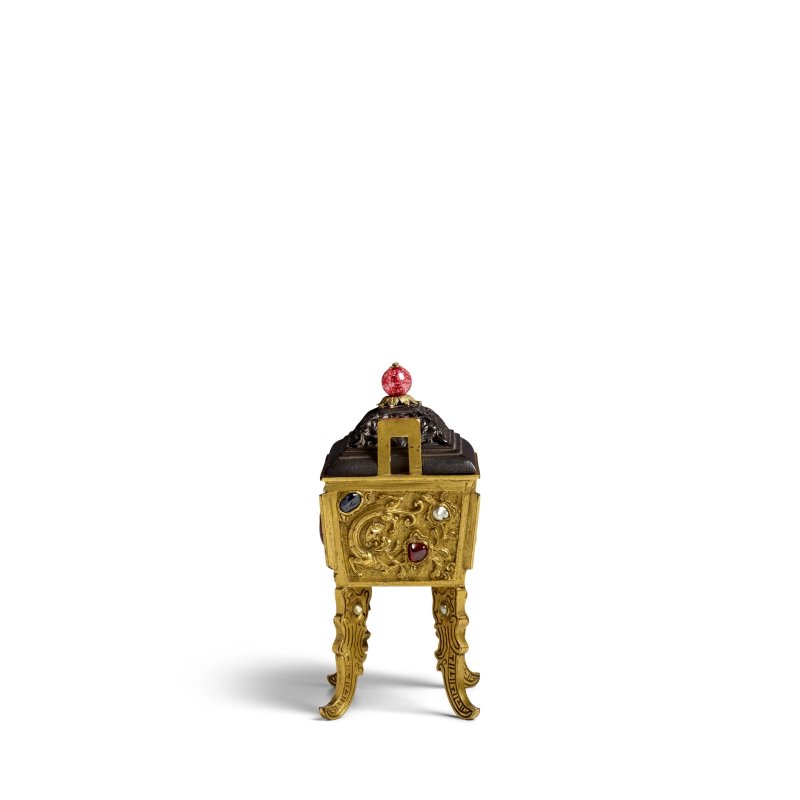 十八/十九世紀 鎏金銅嵌寳龍鳳紋方鼎 帶粉晶頂鈕木蓋 | A GILT-BRONZE GEM-INSET 'DRAGON AND PHOENIX' RECTANGULAR CENSER, FANGDING - 图8