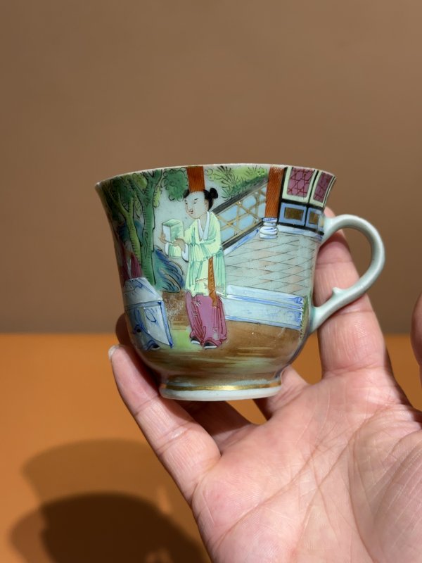 清道光 广彩仕女人物杯碟套 - 图6