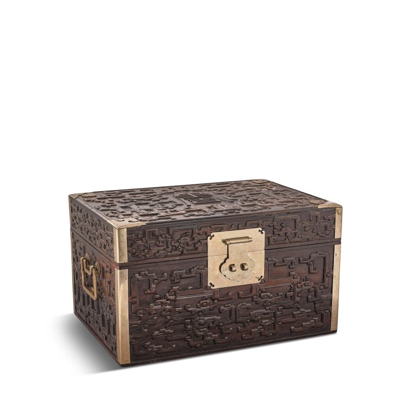 十八世紀 紫檀壽字螭龍紋長方箱 | A ZITAN RECTANGULAR 'LONGEVITY' CHEST - 图11