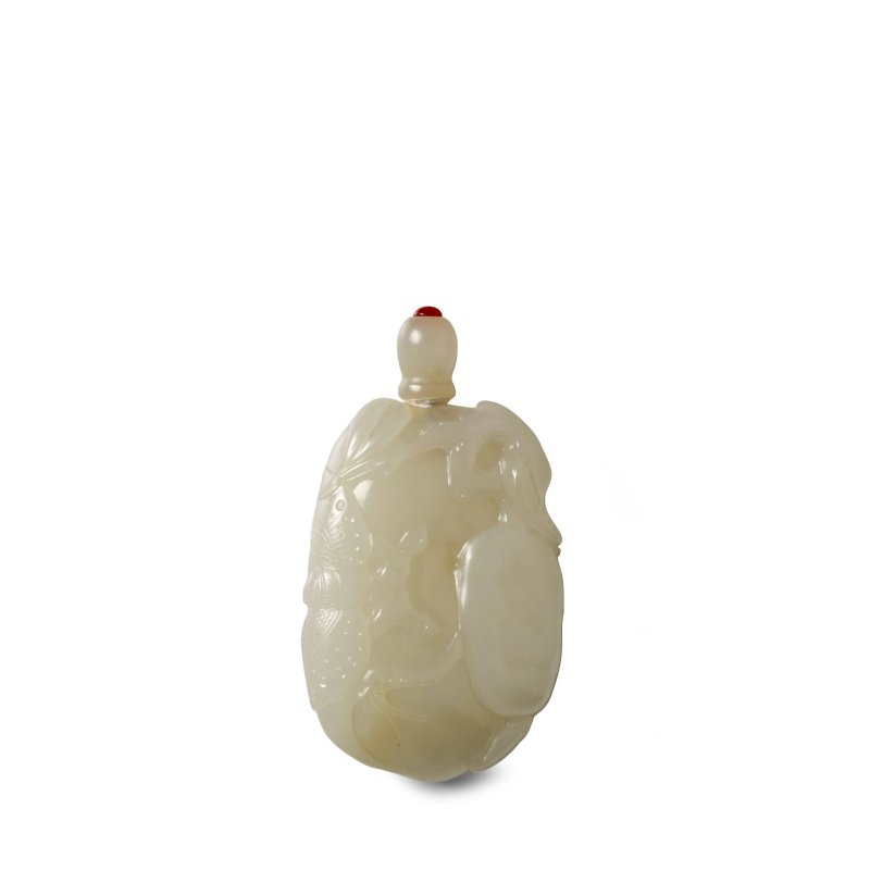 1820-1880 白玉雕「瓜瓞綿綿」鼻煙壺一件 | A CARVED WHITE JADE 'GOURD AND BUTTERFLY' SNUFF BOTTLE - 图6