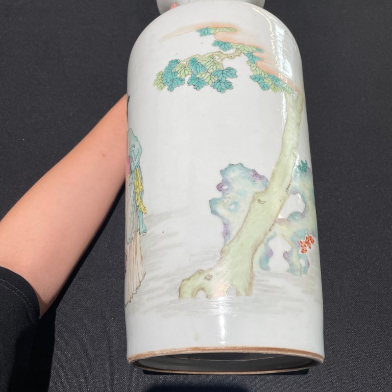 清中期 粉彩仕女人物图瓶 - 图3
