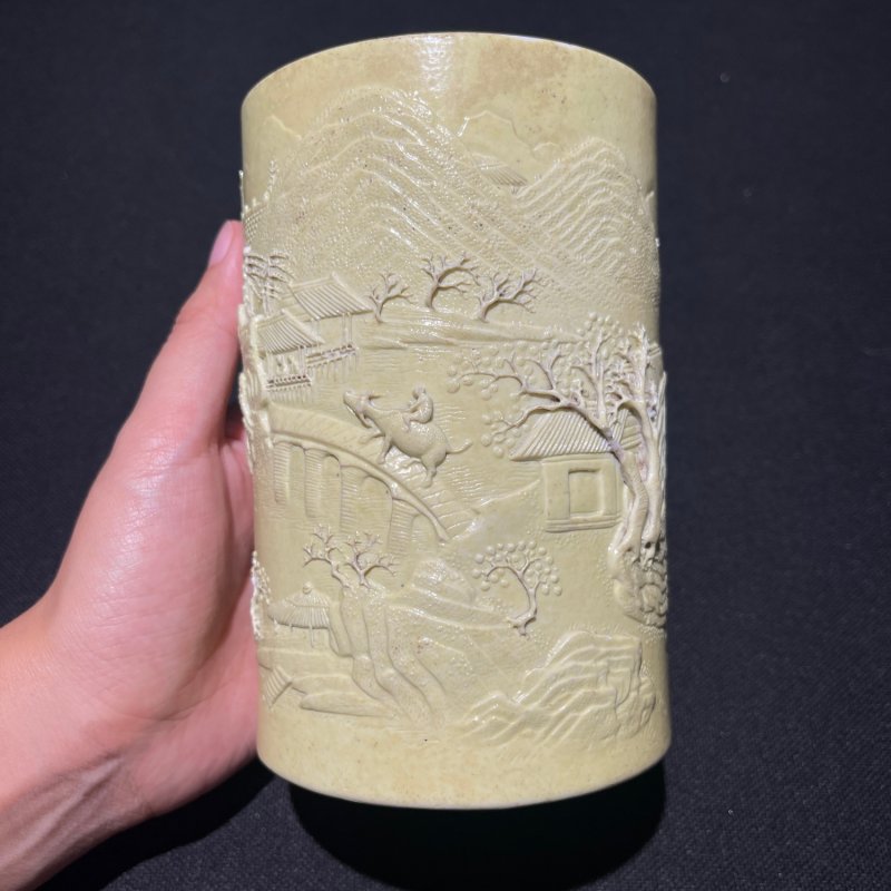 清道光 王炳荣制雕瓷笔筒 - 图2