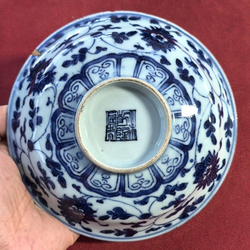 清乾隆 青花缠枝莲纹盖碗 - 图17