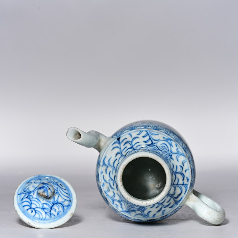 清中期 青花线描缠枝花卉纹壶 - 图5