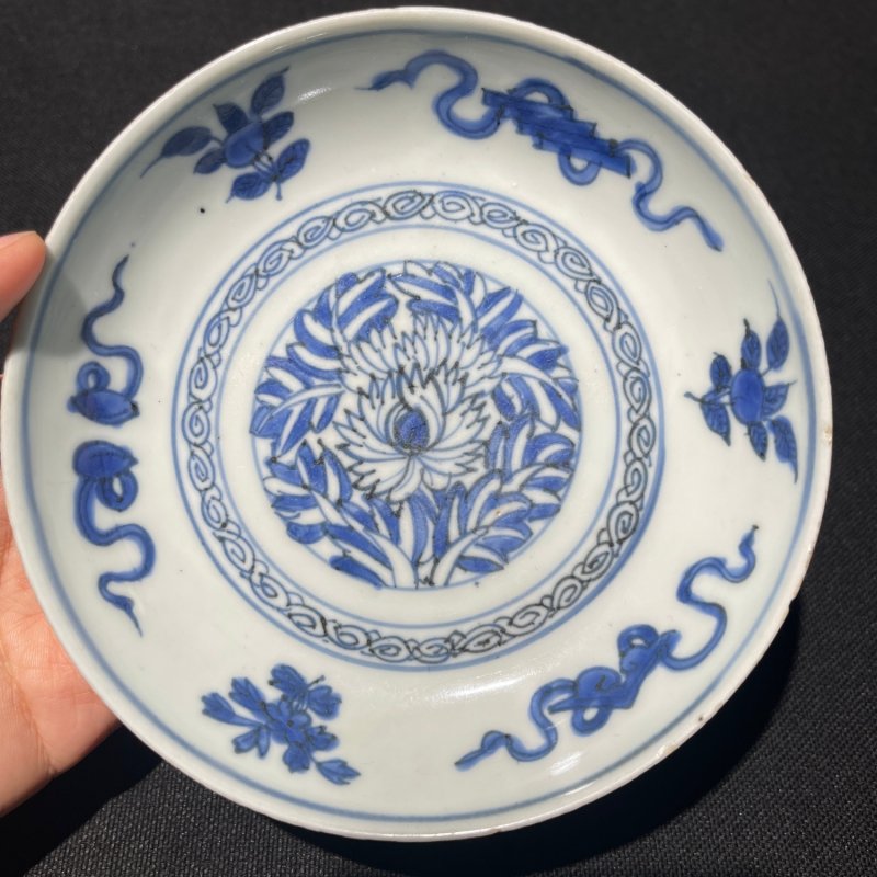 明晚期 青花菊花杂宝纹浅碟 - 图2