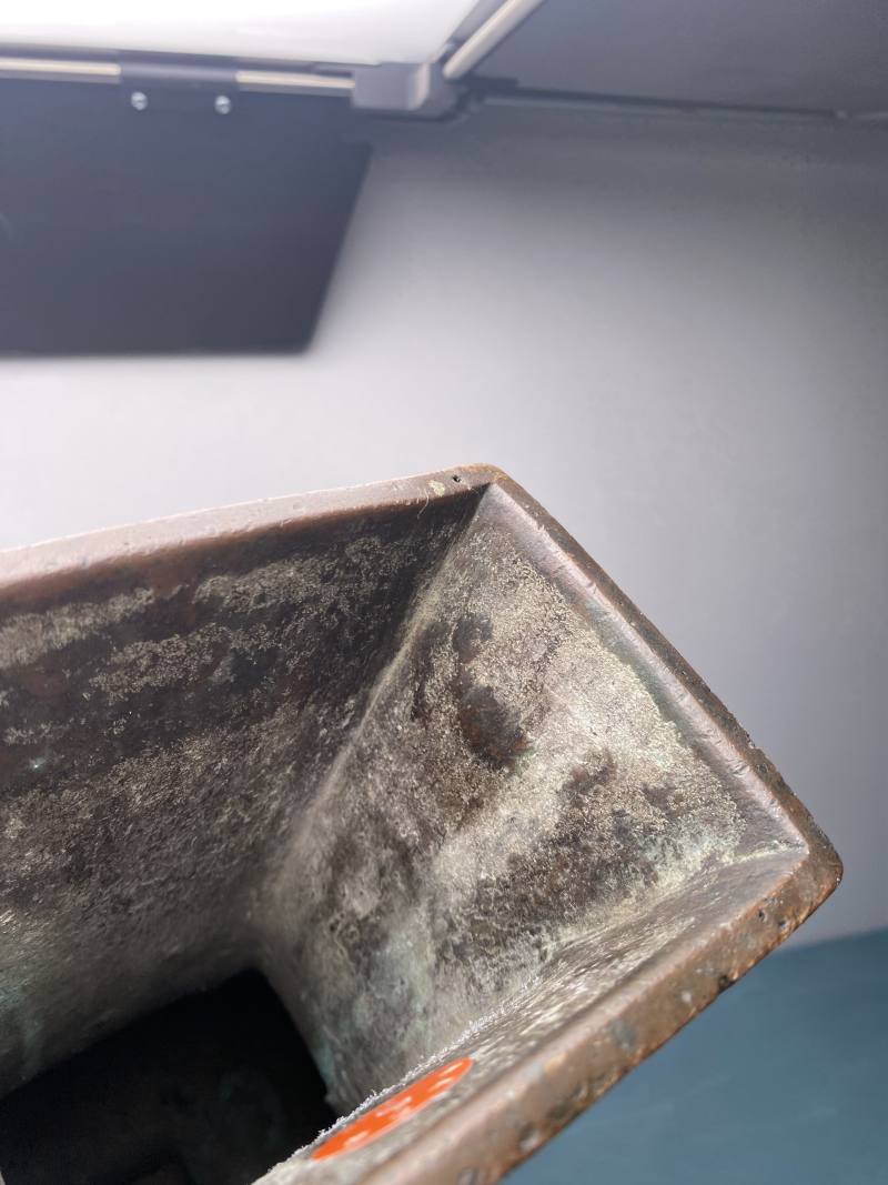 明 铜蕉叶兽面纹双龙耳壶连座 - 图14