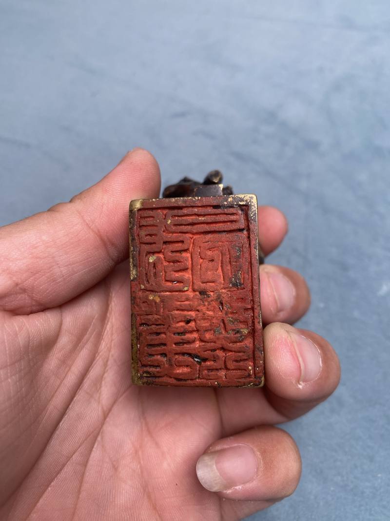 清乾隆 铜太狮少狮钮偈语章 - 图30