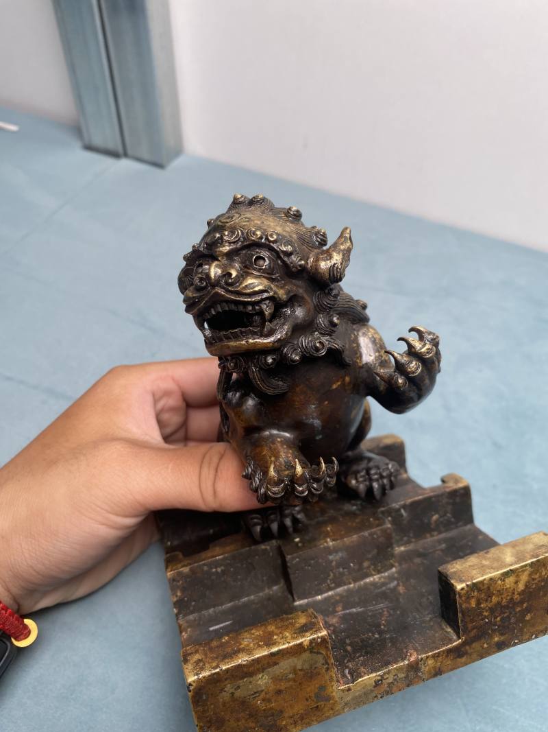 清乾隆 铜太狮少狮钮偈语章 - 图34