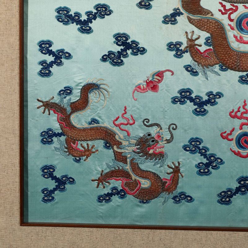 清 盘金彩绣五爪龙纹挂屏 - 图5
