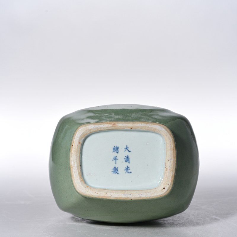 清光绪 青釉杏圆贯耳瓶 - 图6