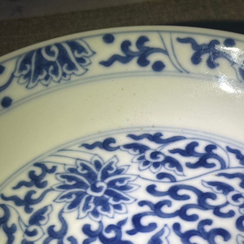 清同治 青花缠枝莲纹盘 - 图9